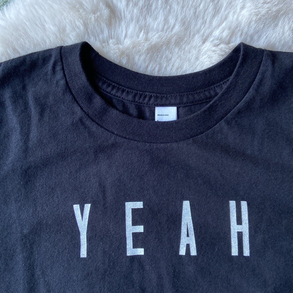 Young One Apparel black graphic tee shirt yeah yeah yeah small shop kids size 8 - Picture 4 of 9